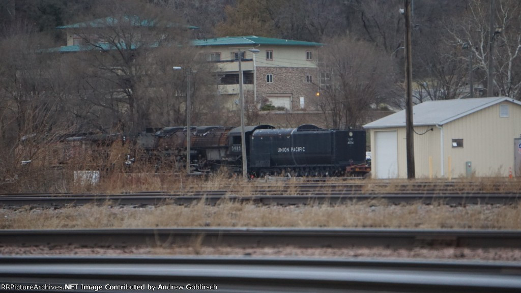 UP 5716, 3985 + 4014's Tender